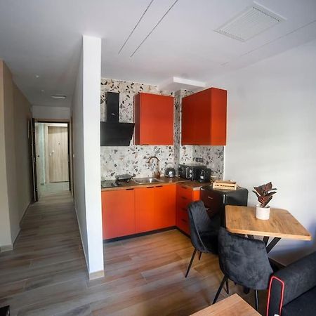 Coloris Rubrum Room Thessaloníki Ngoại thất bức ảnh